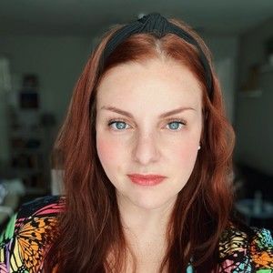 Meet your Posher, Caroline